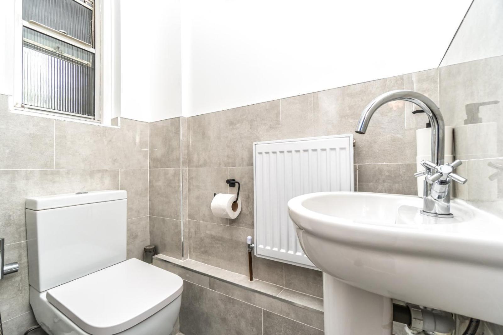Cosy Guest House In Whitechapel Londra Esterno foto